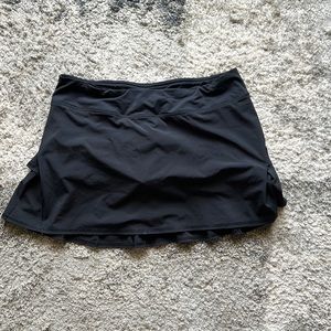 Black lulu skirt
